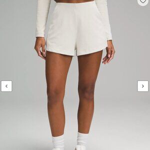 Lulu Lemon Ribbed Softstreme High-Rise Short 2" Size 4